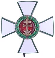 1935. "A Magyar Érdemrend tisztikeresztje" jelzetlen zománcozott, aranyozott kitüntetés függőleges tűvel  adományozói dísztokban T:2 Hungary 1935. "Hungarian Order of Merit, Officer's Cross" enamelled, gilt decoration without hallmark, with vertical pin in awarding case C:XF NMK 377.