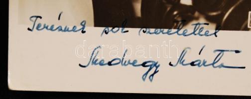 1944 Medvegy Márta színésznő aláírása saját arcképét ábrázoló képeslapon, 1944 március 28
