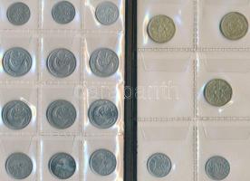 Szingapúr 57db-os fémpénz gyűjtemény albumban T:vegyes
Singapore 57pcs of coins in collerctor's...