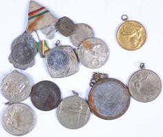 15db vegyes fém és bronz sportérem és jelvény T:vegyes