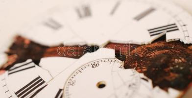 8 db-os régi óra tétel és óratok, nem működnek