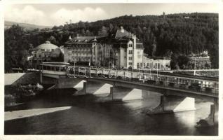 Pöstyénfürdő, bridge colonnade