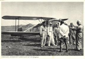 Einweisung Japanischer Flugschuler / Japanese student pilots, Bücker Bü 131 "Jungmann" aeroplane (fa)