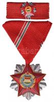 1966. "Szocialista Hazáért Érdemrend" mellszalaggal, szalagsávval és miniatűrrel dísztokban T:1 Hungary 1966. "Order of Merit for the Socialist Country" decoration on ribbon, with thin ribbon and miniature in case C:Unc NMK 711.