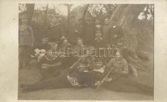 1916 Az SMS Maros hadihajó vidám matrózai / mariners of SMS Maros, photo