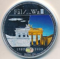 Palau 2009. 5$ Ag "Berlini fal, a fal egy darabjával" multicolor T:PP Tanúsítvánnyal Palau 2009. 5 Dollars Ag "Fall of the Berlin Wall" multicolor C:PP With certificate