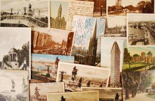 Kb. 1000 db főként RÉGI magyar és külföldi városképes lap; osztrák, olasz, francia, német, cseh / Approx. 1000 mostly old Hungarian and foreign town-view postcards; Austrian, Italian, French, German, Czech