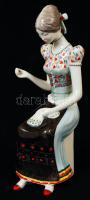 Hollóházi porcelán népviseletes lány, hibátlan, jelzett, m: 24 cm