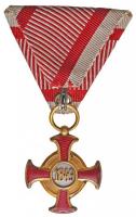 1916. "Arany Érdemkereszt a Vitézségi Érem szalagján" aranyozott, zománcozott bronz kitünt...