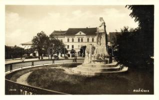 Rozsnyó, Andrássy Dénesné grófnő szobra / statue