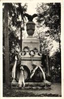 Kőszeg, Hunyadi Mátyás reáliskolai nevelőintézet hősi halottainak emlékszobra (EK)