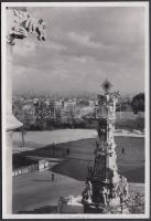 cca 1930-1940 Budapest, Budai vár, Szentháromság tér a parkosítás előtti állapotban, 18x12 cm