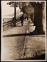 cca 1950 Duna parti sétány a budai oldalon, a Várhegy alatt, 24x18 cm