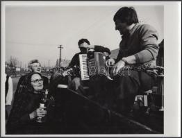 1979. április 16. Dudás Juló naiv festő húsvét hétfői falusi mulatságon (valószínűleg Kresz Albert f...