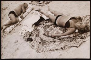 cca 1982 Benkő Imre: Napszúrás című anyagából, feliratozva, 16x23 cm