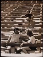 1974 Keleti Éva: Sztankay István, Káldi Nóra és Balázs Péter színészek, jelzetlen, bemutatva a Magyarország ma című fotókiállításon 1975-ben, a Magyar Munkásmozgalmi Múzeumban, 18x22 cm