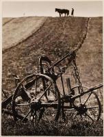 cca 1970-1980 Gebhardt György (1910-1993): Tavaszi munkálatok, jelzetlen vintage fotóművészeti alkotás a szerző hagyatékából, 24x18 cm