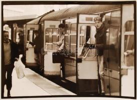 1969 Horváth Péter: London című képsorozata, 5 db jelzetlen fotó a Képes 7 archívumából, 16x24 cm