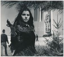 cca 1970-1980 Urbán Tamás portré felvétele, pecséttel jelzett vintage fotó, 21x18 cm