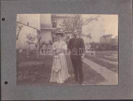 cca 1900-1910 Katonatiszt a párjával, albumlapra felragasztva, fotó 11x16 cm, karton 16x21 cm