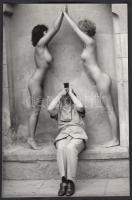 cca 1970-1980 Reneszánsz boltív, finoman erotikus fénykép, 14x9 cm / cca 1970-1980 Erotic photo, 14x9 cm