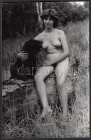 cca 1970-1980 Kis kutyusnak nagy dilemmája…, finoman erotikus fénykép, 14x9 cm / cca 1970-1980 Erotic photo, 14x9 cm