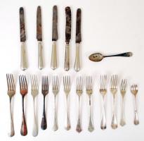 Régi fém tárgyak, evőeszközök, néhány jelzett, tárgyak összesen:6 db, evőeszközök:17 db