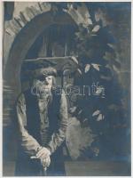 cca 1930 Jumurdzsák a színpadon, jelzetlen fotó, 23x17 cm