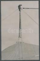 cca 1940 Cirkuszi mutatványok, légtornászok és sátorépítő, 3 db fotó fekete kartonra ragasztva, 9x11...