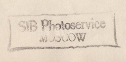cca 1945-1950 SIB Photoservice (Moscow): Gyárépület Szovjetunióban, 16x23 cm