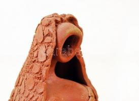 Garányi József (1928-): Ülő nő fátyolban 1978. Festett kerámia, jelzett, hibátlan, m:12 cm, h:15 cm