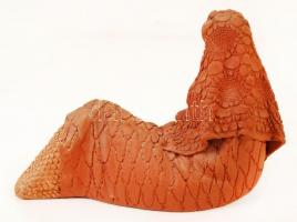 Garányi József (1928-): Ülő nő fátyolban 1978. Festett kerámia, jelzett, hibátlan, m:12 cm, h:15 cm