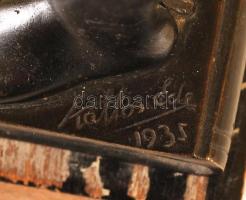 Kallos Ede (1866-1950): Férfi akt katona sisakban és karddal. Bronz, jelzett, fa talpon, m:31 cm