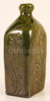 Virágos butella, mázas kerámia, jelzés nélkül, apró lepattanással, "Sose tud az ember úgy berúg...