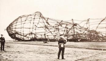 Medem, Walter Eberhard von: Kabinenjunge Werner Franz vom Luftschiff Hindenburg. Berlin, Leipzig 194...