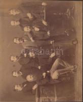 cca 1882-1883 Adler fotó: Brassói járásbíróság, három ábrázolt személy megnevezve, 20x24,5 cm