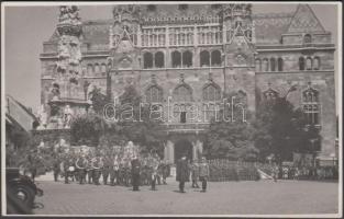 cca 1930 Budavár, Dísz tér katonai fogadás fotólap