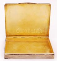 Ezüst (Ag.) cigarettatálca, jelzett, belül aranyozott, 7,5×9 cm, nettó:124 g