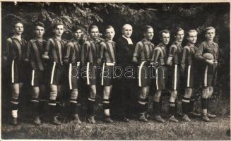 Beniczky Torna Club válogatott csapata; Tabi, Král I., Tóth, Antalik, Král II., Csőre, Tamás k.t., Böröcz, Hrúz, Taúschek, Srb, Szukop / Hungarian football team (EK)