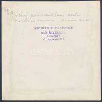 cca 1930-1940 Szöllősy Kálmán: Négy lány parasztruhában körben, ketten megnevezve, feliratozta Szent...