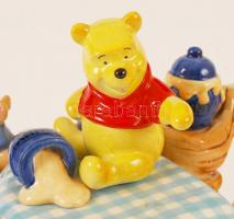 Walt Disney Micimackót és barátait ábrázoló teáskanna, hibátlan, jelzett, m: 19 cm, h: 27 cm