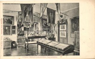 Kassa, Rákóczi ereklyekiállítás, fegyverterem; Nyulászi Béla kiadása / museum interior