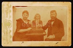 1906 Sakkozók, kis kibiccel fotó. Rudas Samu fényképészeti intézet. / Chess players photo 9x11 cm