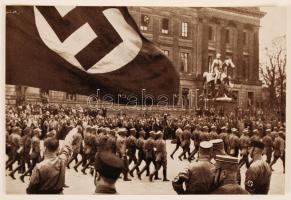 1931 Felvonulás Braunschweigben, rajta Hitlerrel, náci propagandanyomtatvány / 1931 Procession in Braunschweig with Hitler, Germany