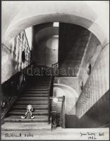 1982 Jankovszky György(1946-): Elveszett baba, feliratozva, 17x22 cm