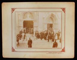 cca 1910 Ferenc József távozik a templomból, Gárdonyi Testvérek fotója, fotó felületén sérülések, kartonra kasírozva, jelzett, fotó 20x15 cm, karton 33x25 cm / cca 1910 Emperor Franz Joseph at the church, photo with faults, 20x15 cm