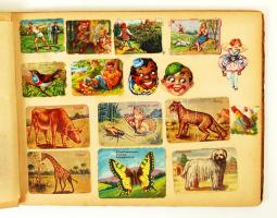 cca 1930-1980 Matricásalbum, különféle litho matricákkal (vallásos, állatok, külföldi városok, nevezetes helyek, stb.), összesen 176 db. Az album elülső borítója hiányzik.