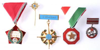 4db szocialista, zománcozott kitüntetés, mind dísztokban: "A Békéért" miniatűrrel, "Kiváló Munkáért", "MHSZ Kiváló Munkáért", "Szocialista Kultúráért" T:1,1-,2