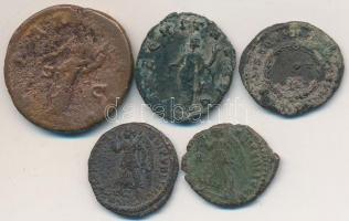 Római Birodalom / 5db klf bronzpénz T:vegyes
Roman Empire / 5pcs of diff. bronze coins C:mixed