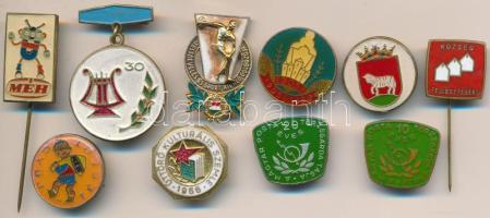 10db vegyes magyar szocialista jelvény és kitűző, közte zománcozottak is T:vegyes
